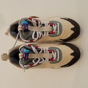 Nike React 270 Cactus Size 4 or 5.5 Women's NEW.